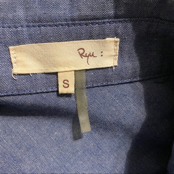 Ryu Chambray Button Front Top Lace Hem - Picture 7 of 8